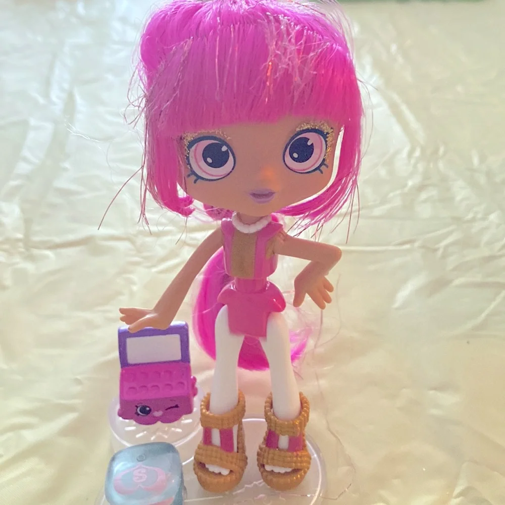 Shopkins Lippy Lulu with Iris Eyeshadow, Mindy Mirror (Stand not included).